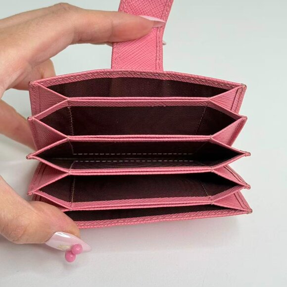 Prada Pink Saffiano Leather Wallet - Elegant Classic Design with Branding - Picture 6 of 6